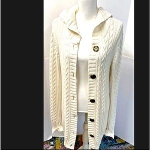 Excellent condition Gap cream cable knit hooded cardigan. . Sz L True to size
